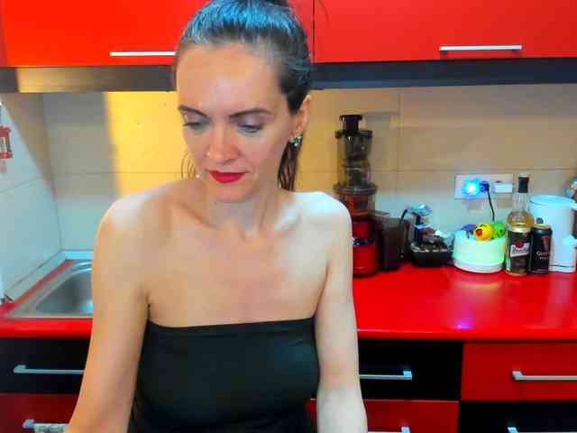 SexQueen11 webcam