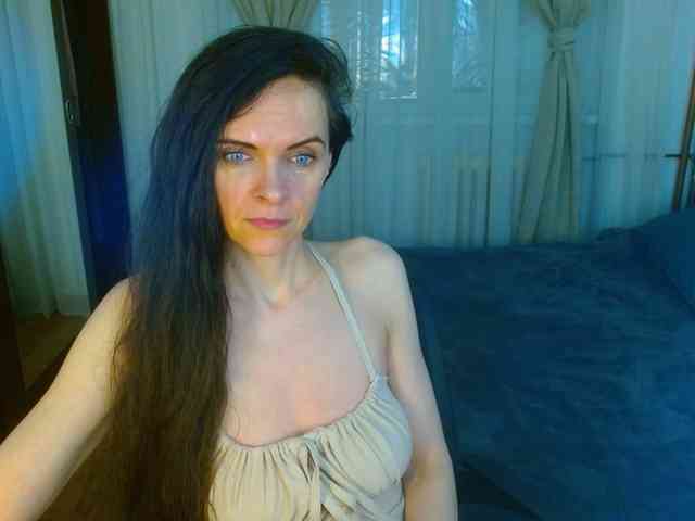 SexQueen11 webcam