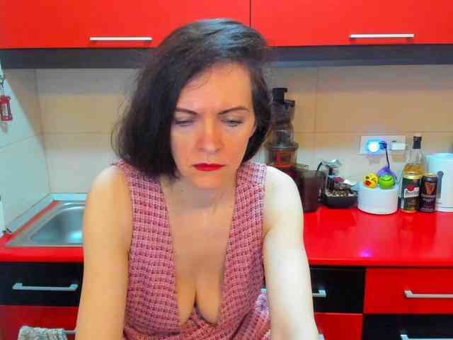 SexQueen11 webcam