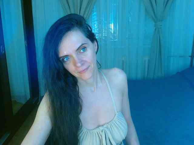SexQueen11 webcam