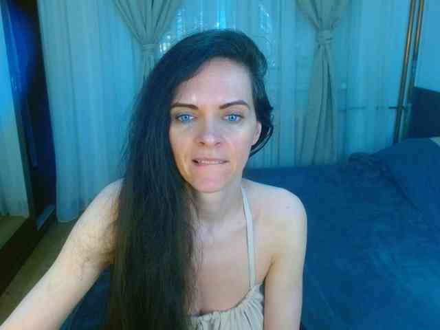 SexQueen11 webcam
