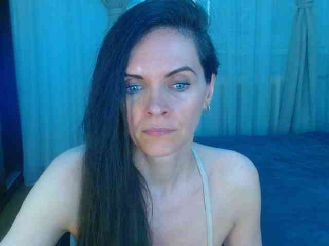 SexQueen11 webcam