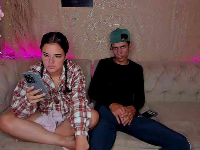naughtygirls1 webcam