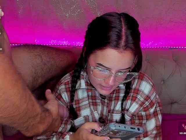 naughtygirls1 webcam