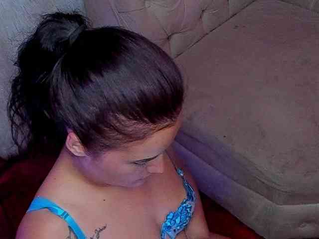 naughtygirls1 webcam
