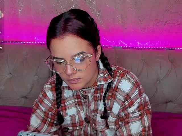 naughtygirls1 webcam