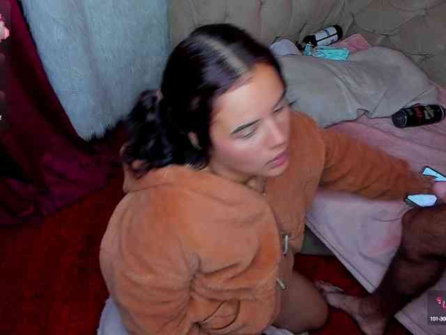 naughtygirls1 webcam