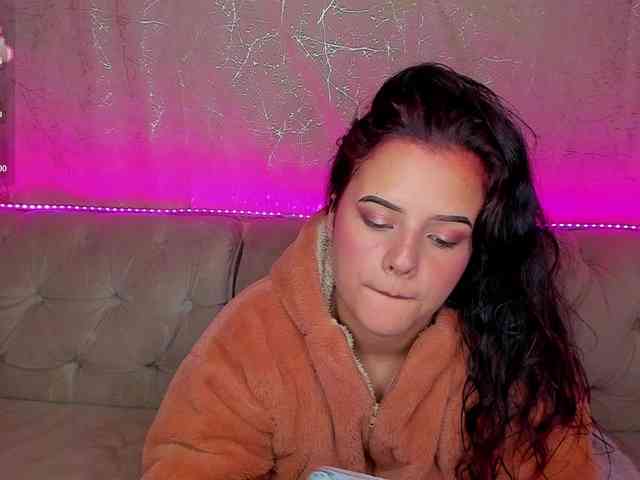 naughtygirls1 webcam