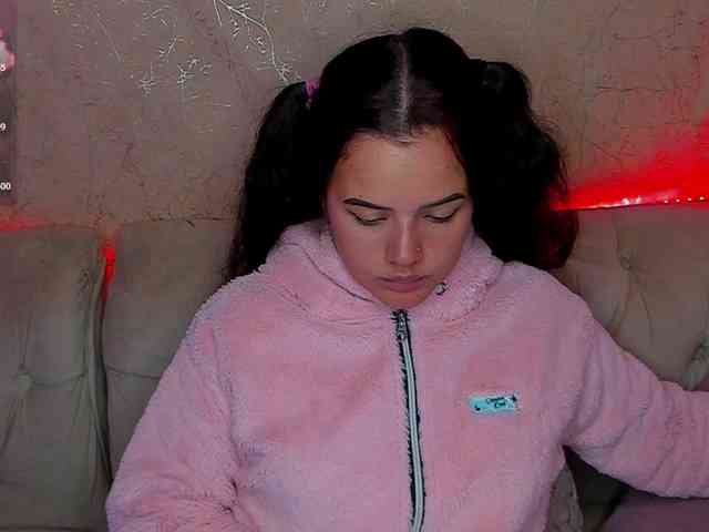 naughtygirls1 webcam