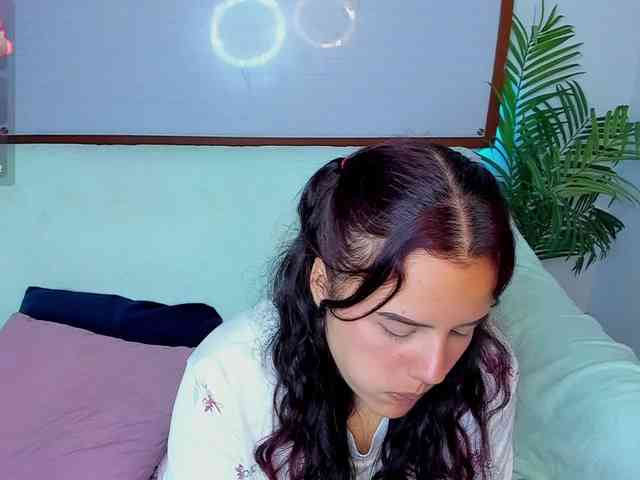 naughtygirls1 webcam