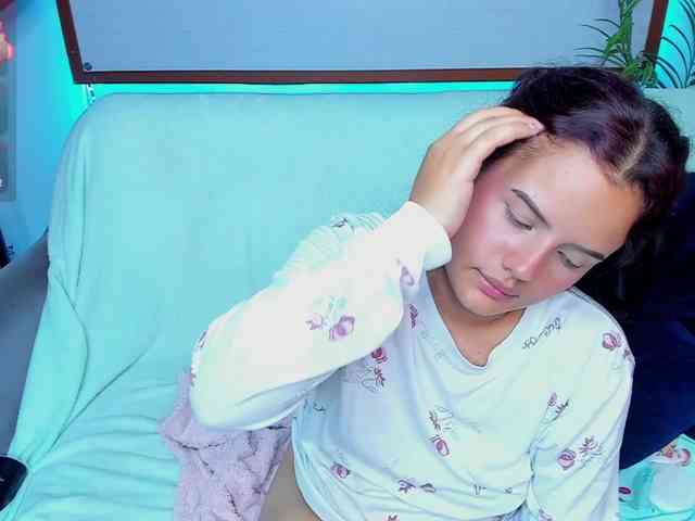 naughtygirls1 webcam