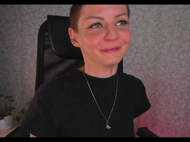 -yeshka-'s BongaCams show and profile