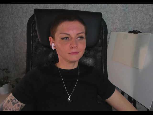 -yeshka-'s BongaCams show and profile