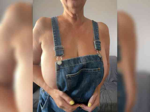 woman-1969 Live Webcam on BongaCams
