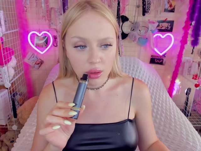  MindyKally chat room