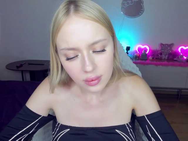  MindyKally chat room