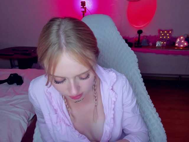  MindyKally chat room
