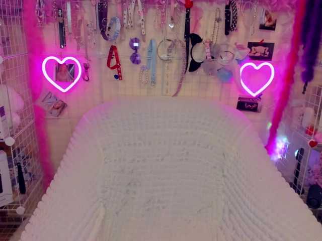  MindyKally chat room