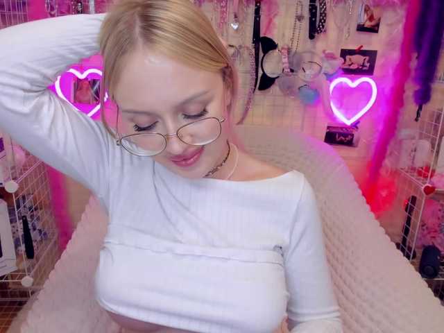  MindyKally chat room