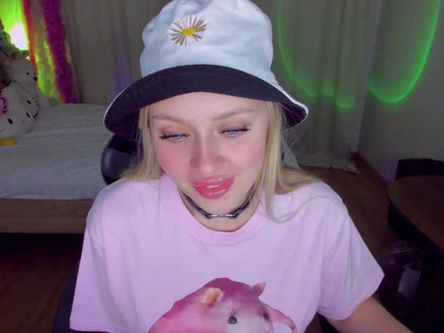  MindyKally chat room