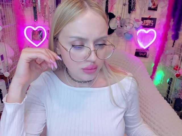  MindyKally chat room