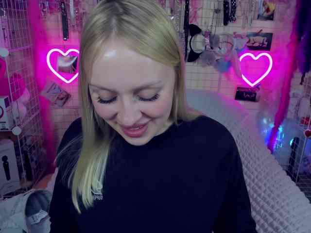 MindyKally webcam