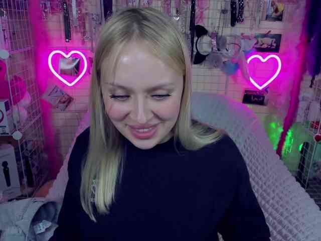 MindyKally webcam
