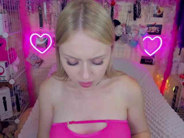 MindyKally webcam