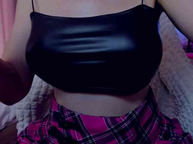 MindyKally webcam