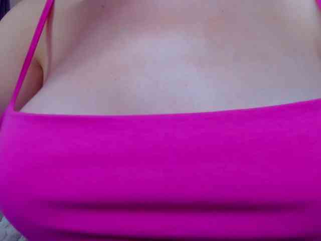 MindyKally webcam