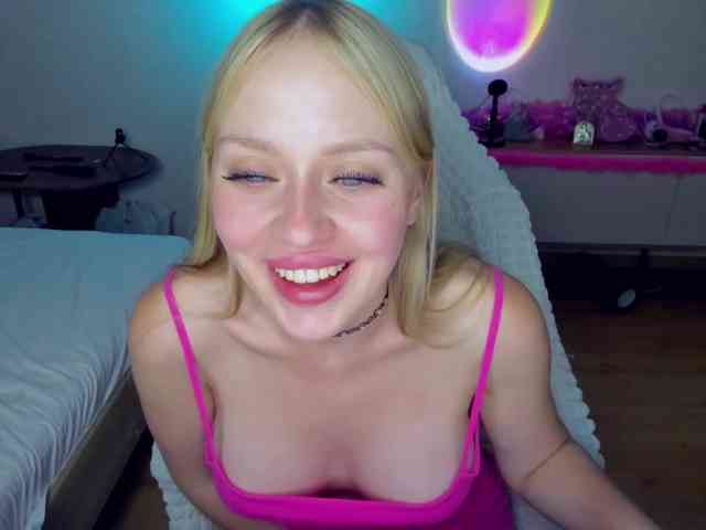 MindyKally webcam