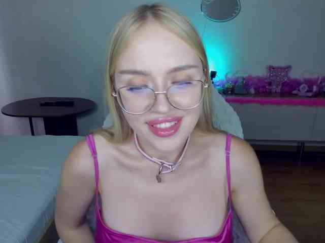 MindyKally Live Webcam on BongaCams