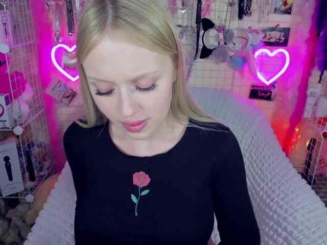 MindyKally webcam