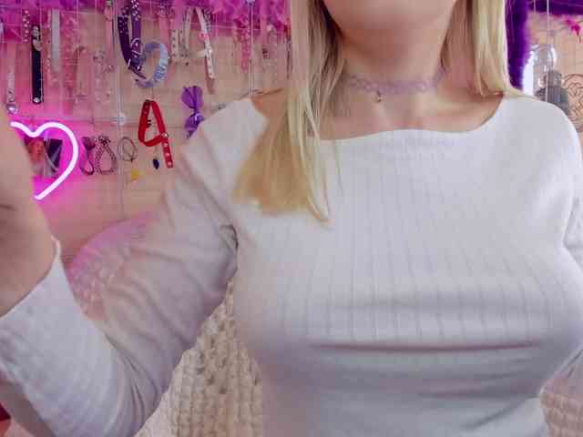 MindyKally webcam
