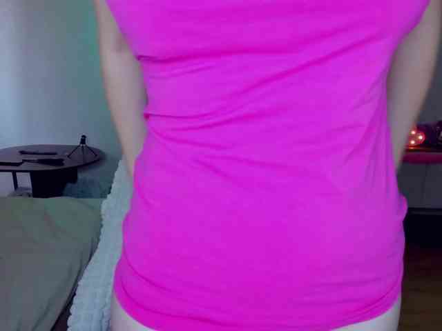 MindyKally webcam