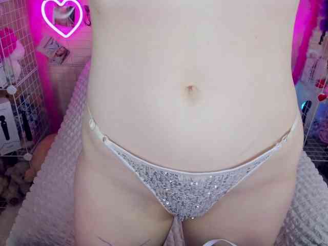 MindyKally webcam