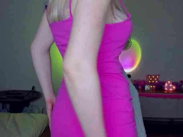 MindyKally webcam