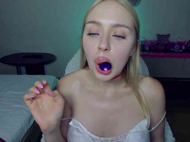 MindyKally Live Webcam on BongaCams
