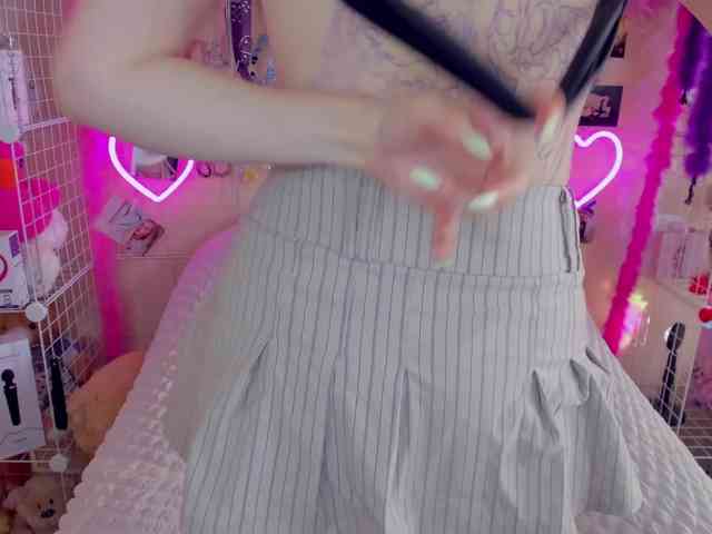 MindyKally webcam