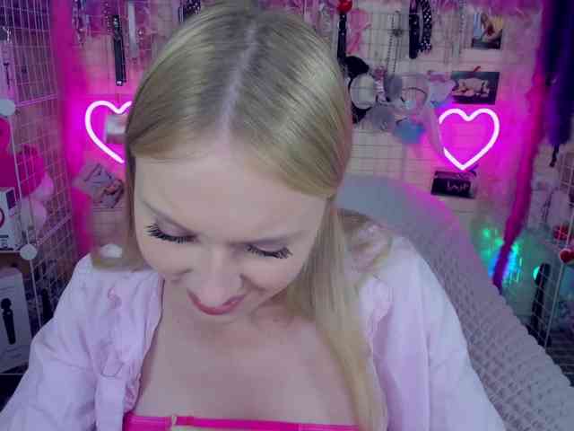 MindyKally webcam