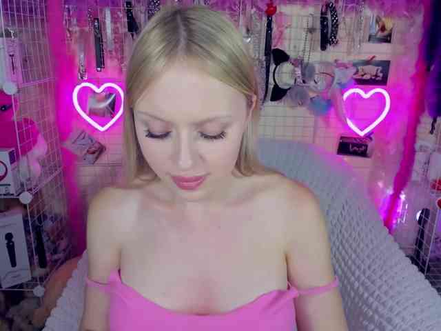MindyKally webcam