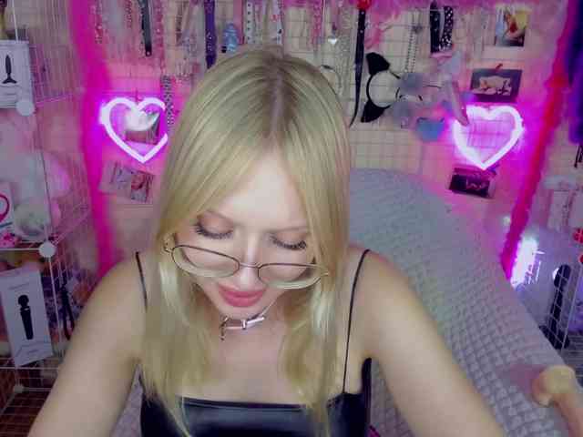 MindyKally MindyKally