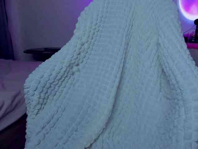 MindyKally webcam