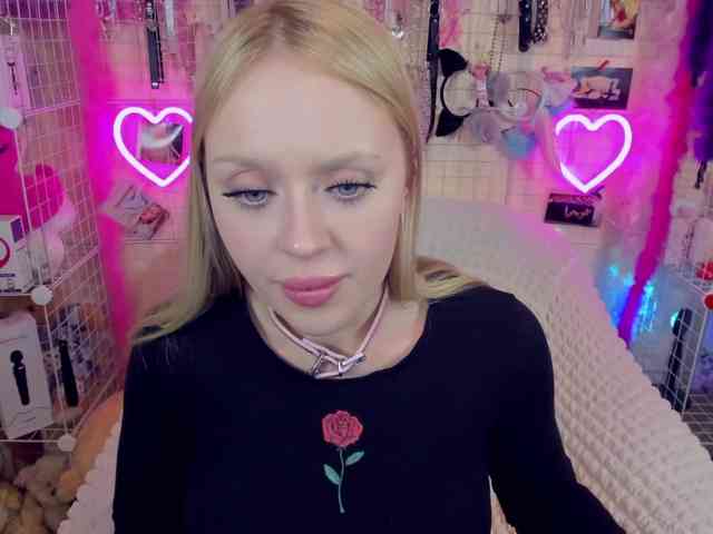 upskirt web cam MindyKally