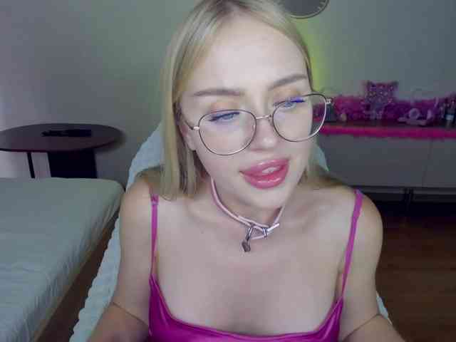 webcam chat room MindyKally