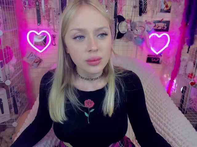MindyKally webcam