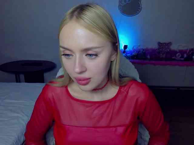 MindyKally webcam