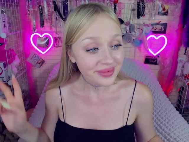 MindyKally webcam