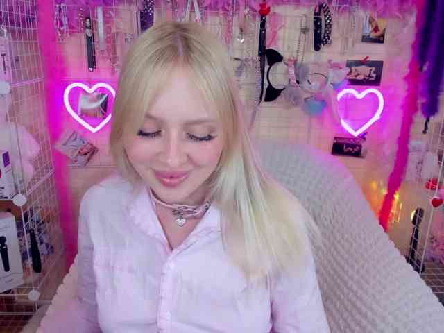 MindyKally webcam