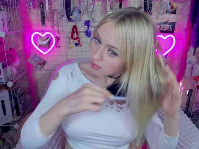 MindyKally webcam